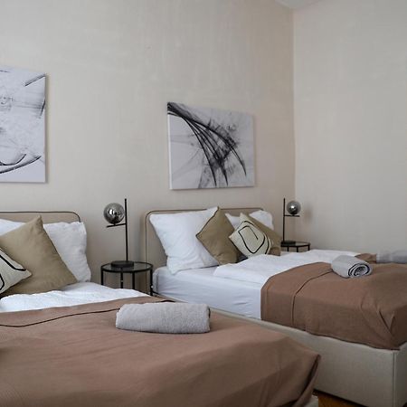 Spacious Apartment, 3 Min To U6 Metro Bécs Kültér fotó