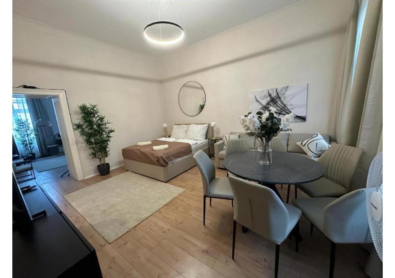 Spacious Apartment, 3 Min To U6 Metro Bécs Kültér fotó
