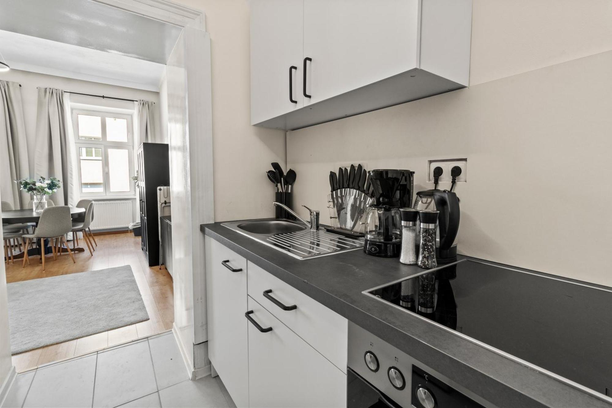 Spacious Apartment, 3 Min To U6 Metro Bécs Kültér fotó