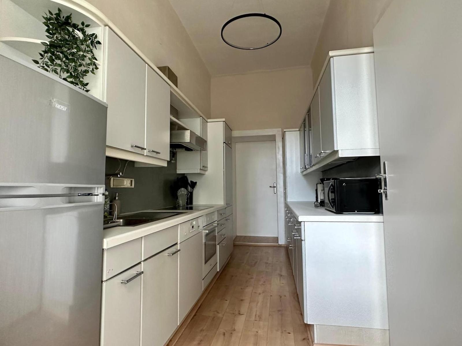 Spacious Apartment, 3 Min To U6 Metro Bécs Kültér fotó