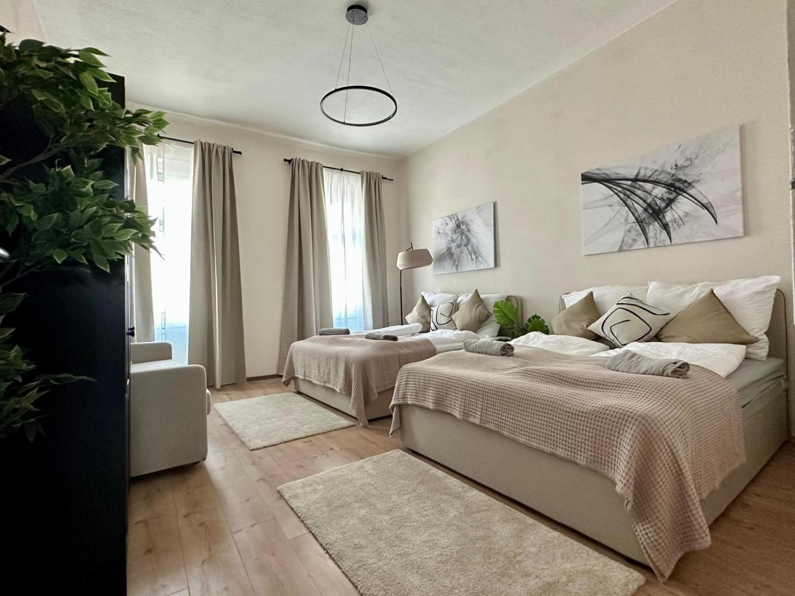 Spacious Apartment, 3 Min To U6 Metro Bécs Kültér fotó