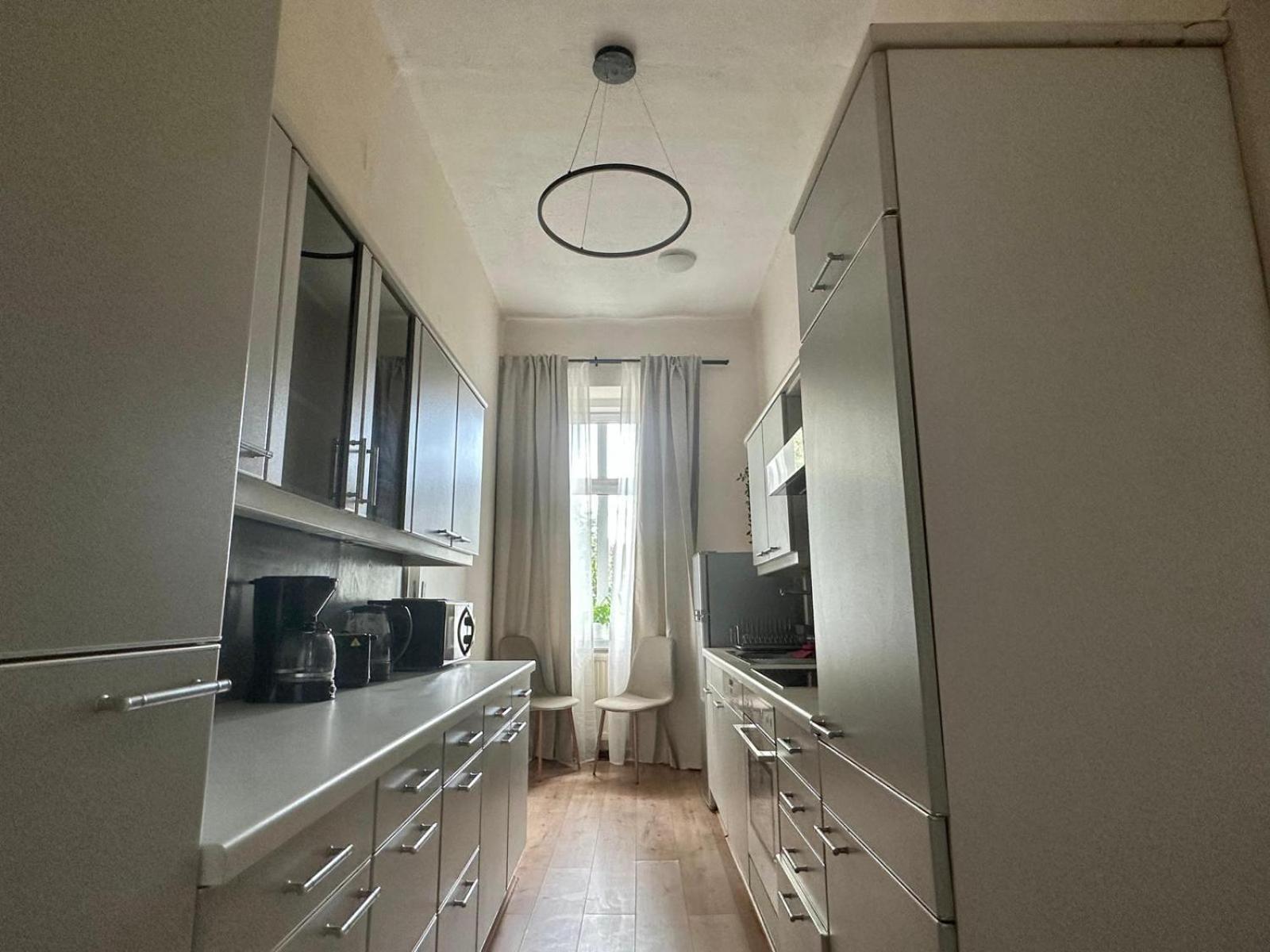 Spacious Apartment, 3 Min To U6 Metro Bécs Kültér fotó