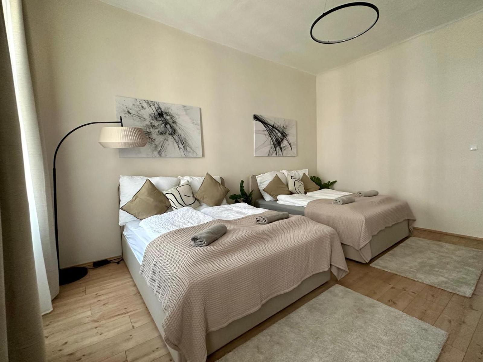 Spacious Apartment, 3 Min To U6 Metro Bécs Kültér fotó