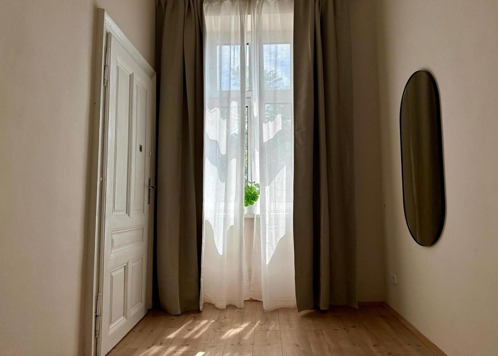 Spacious Apartment, 3 Min To U6 Metro Bécs Kültér fotó