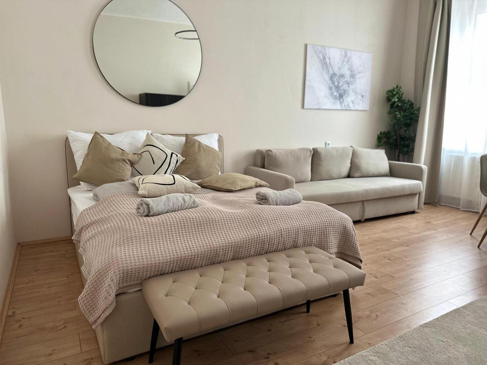 Spacious Apartment, 3 Min To U6 Metro Bécs Kültér fotó